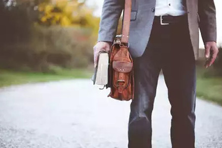 8 Essential Strategies For Freshers To Succeed In Their First Job